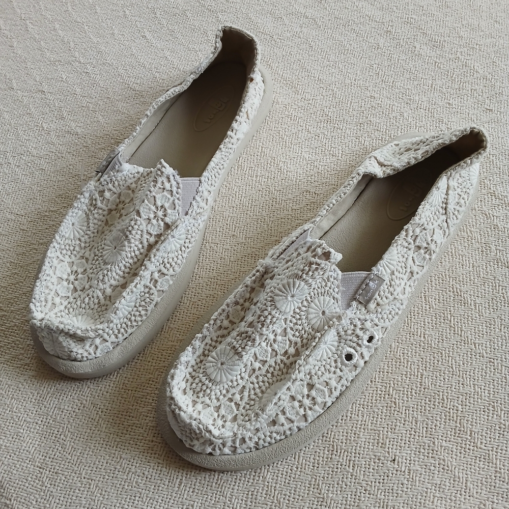 Sanuk ♡ crochet slip on shoes